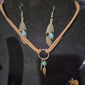 Source Unknown Feather Necklace and Earring Set with Blue Accents